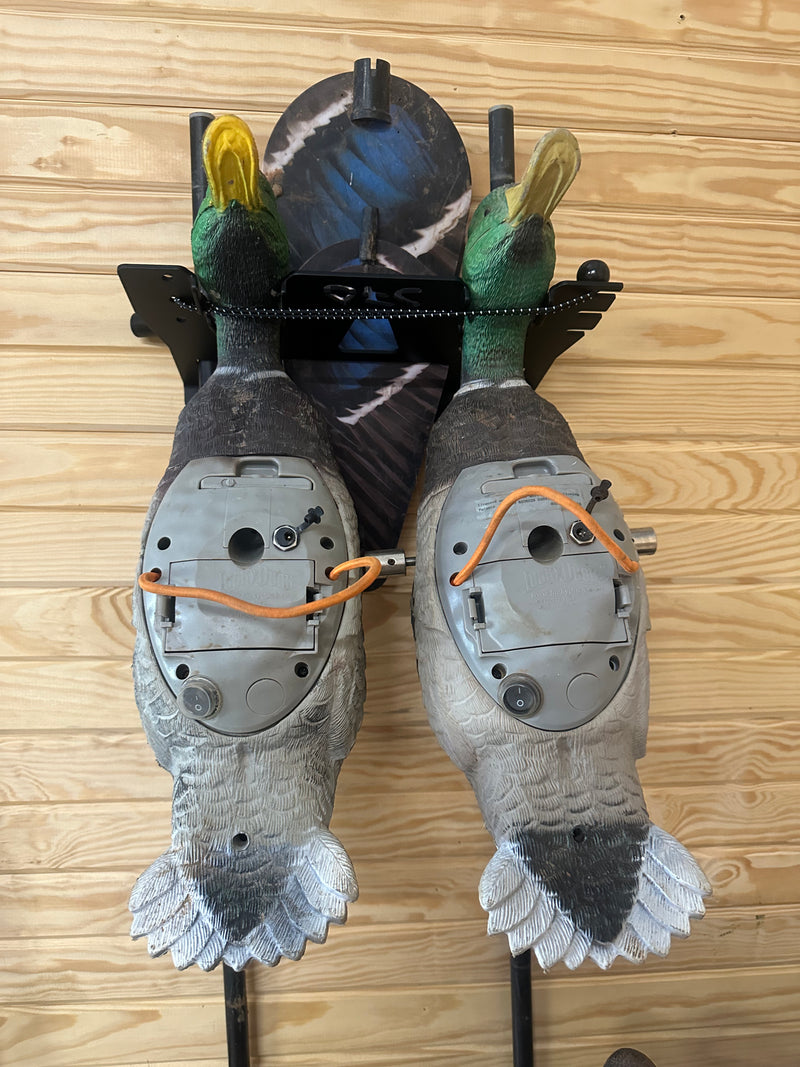 Load image into Gallery viewer, Double Spinning Wing Decoy Holder
