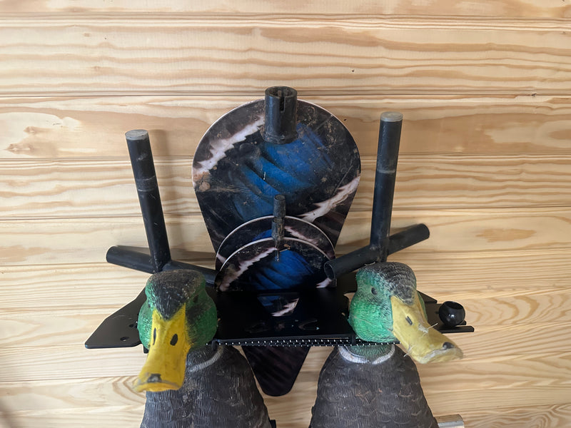 Load image into Gallery viewer, Double Spinning Wing Decoy Holder
